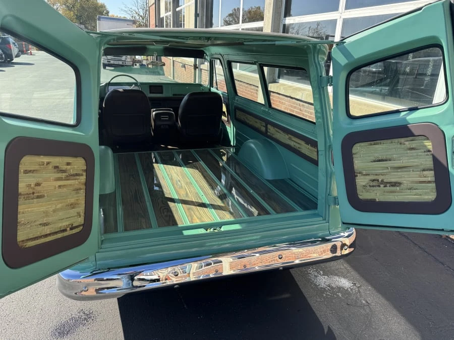 1966 Chevrolet Suburban 5th Gen - Image 7 of 11