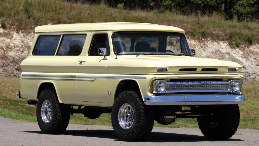 1966 Chevrolet Suburban 5th Gen - Image 12 of 25