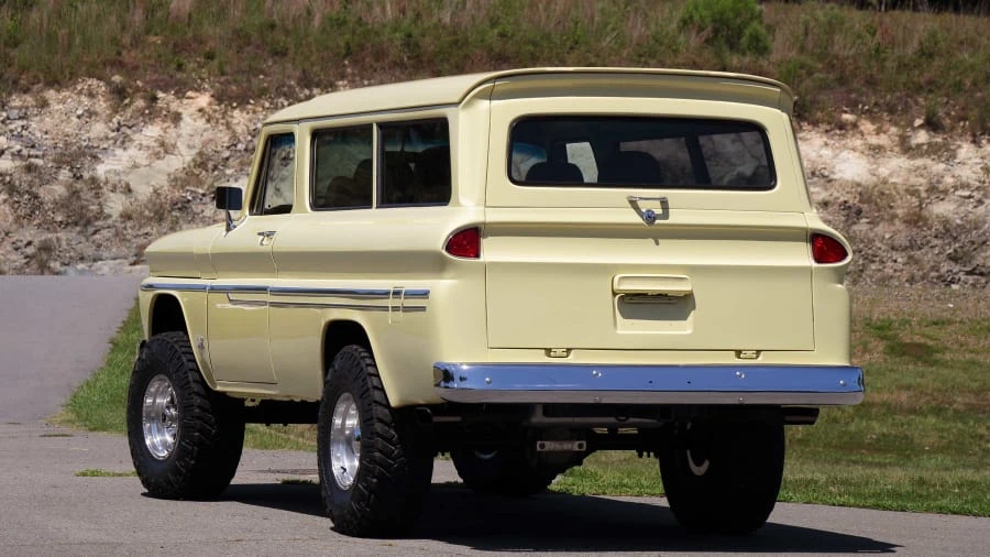 1966 Chevrolet Suburban 5th Gen - Image 13 of 25