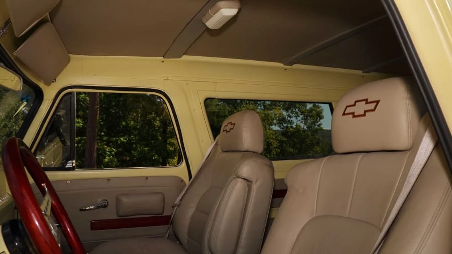 1966 Chevrolet Suburban 5th Gen - Image 21 of 25