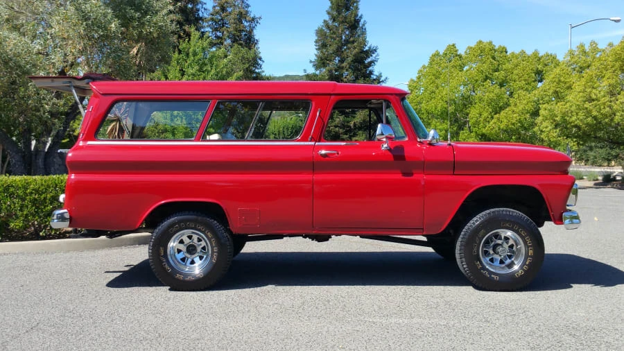 1966 Chevrolet Suburban 5th Gen - Image 2 of 11