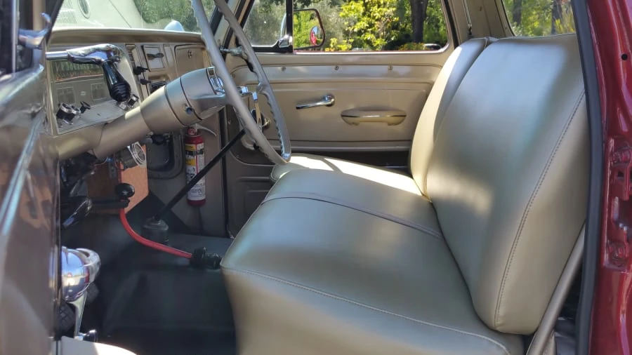 1966 Chevrolet Suburban 5th Gen - Image 4 of 11