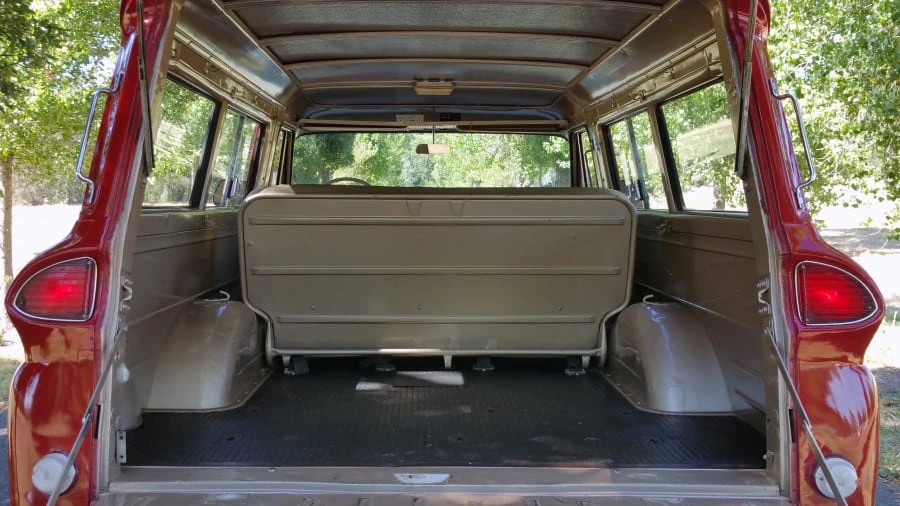 1966 Chevrolet Suburban 5th Gen - Image 8 of 11