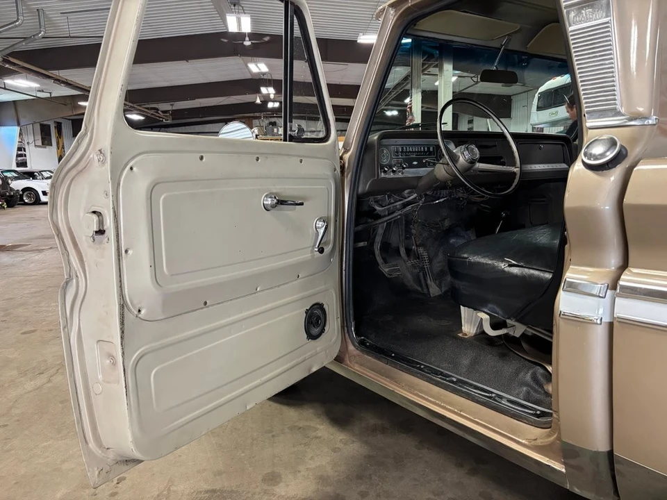 1966 Chevrolet - Image 28 of 31