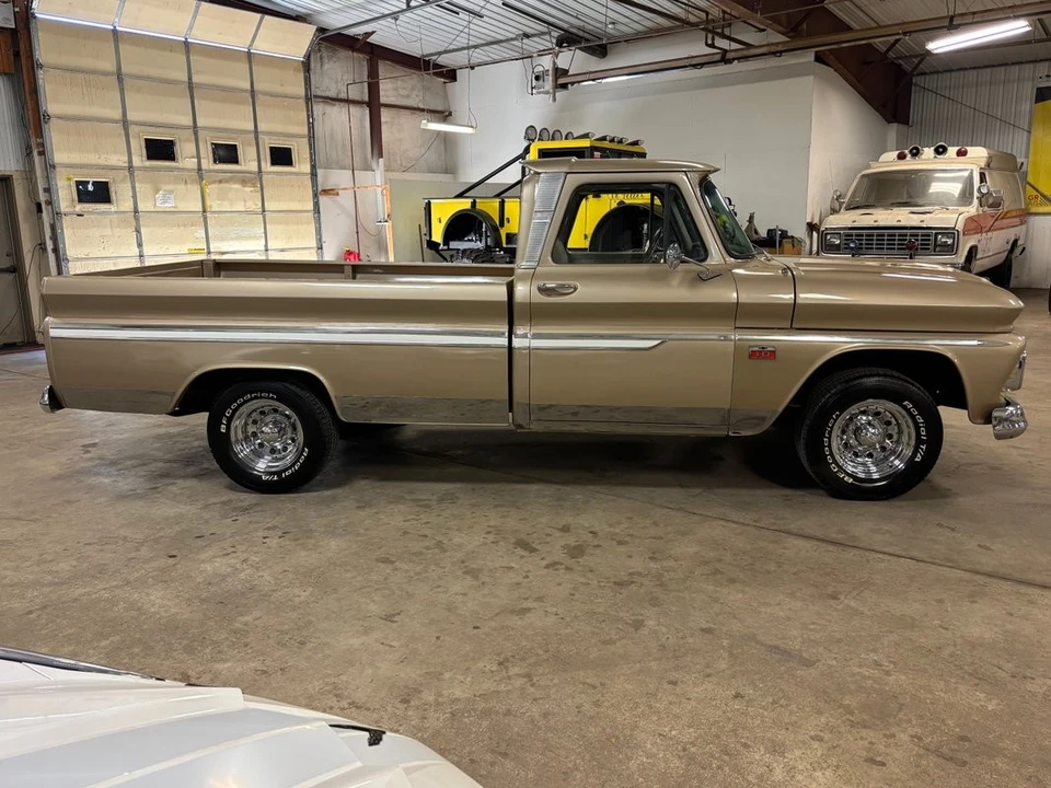 1966 Chevrolet - Image 7 of 31