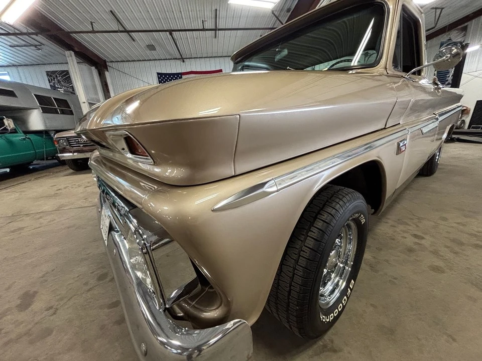 1966 Chevrolet - Image 10 of 31