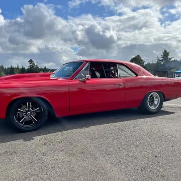 1966 Chevrolet Chevelle Drag Race