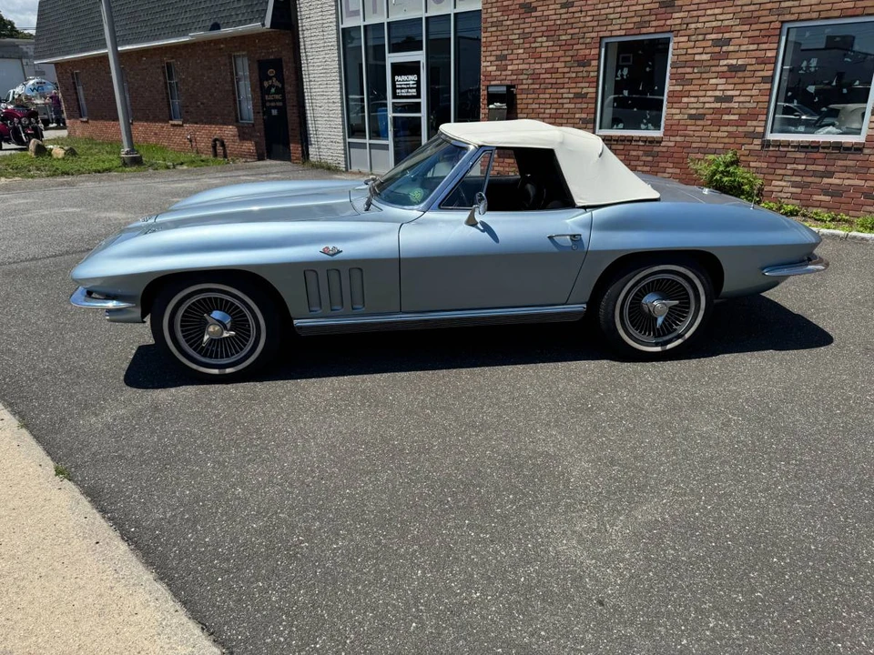 1966 Chevrolet Corvette C2 - Image 2 of 22