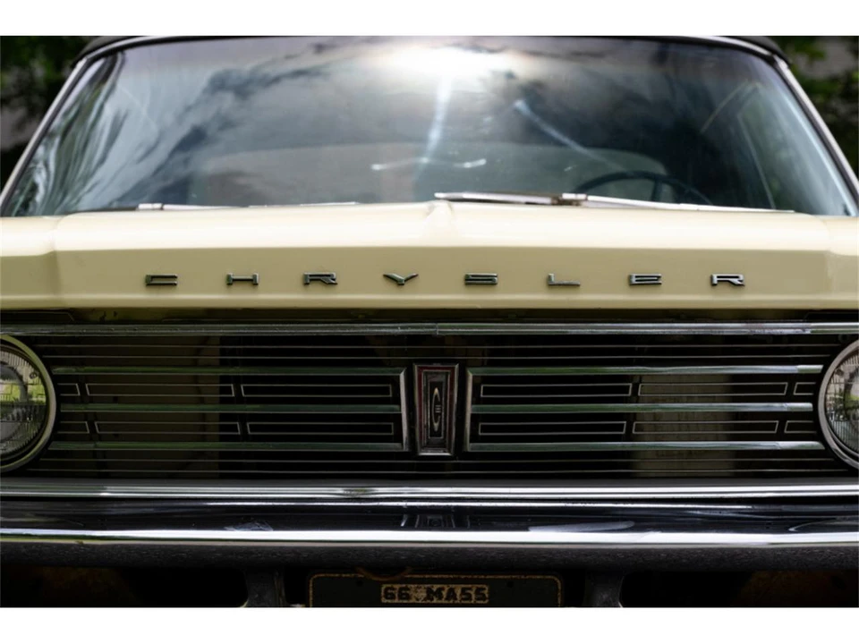 1966 Chrysler New Yorker - Image 11 of 31