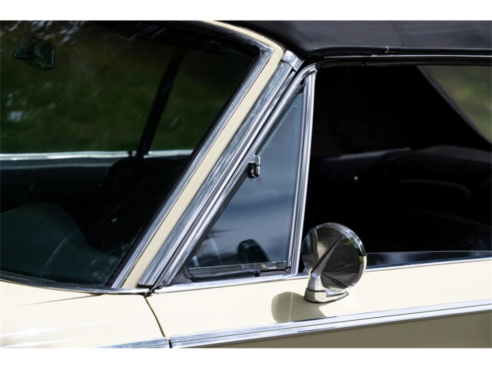 1966 Chrysler New Yorker - Image 16 of 31