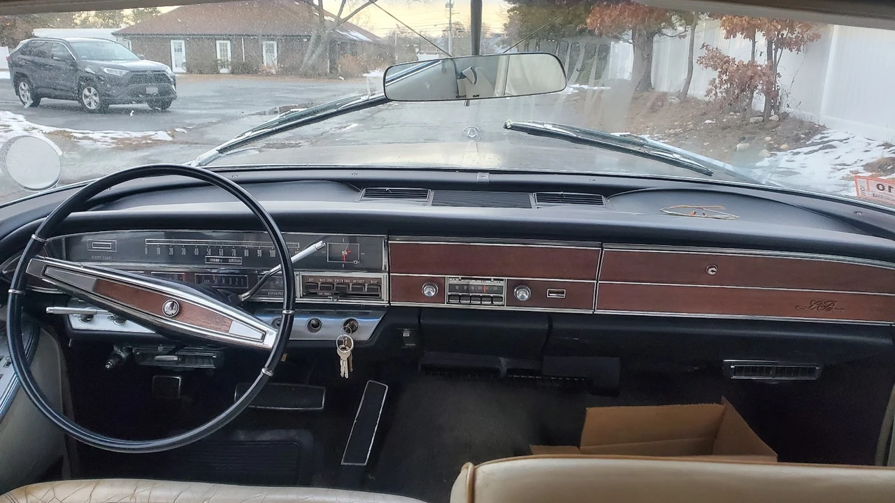 1966 Chrysler Imperial 2nd Gen - Image 17 of 31