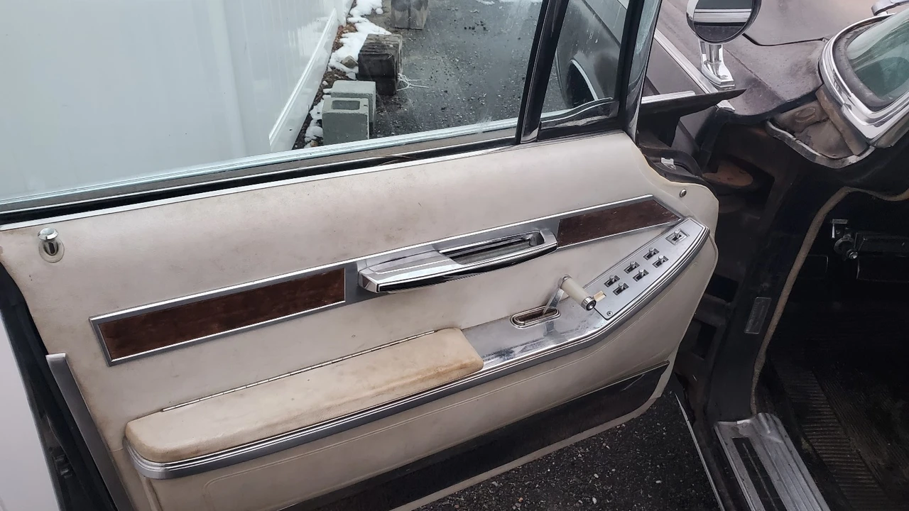 1966 Chrysler Imperial 2nd Gen - Image 21 of 31