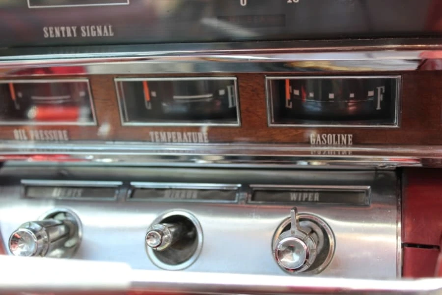 1966 Chrysler Imperial 2nd Gen - Image 10 of 12