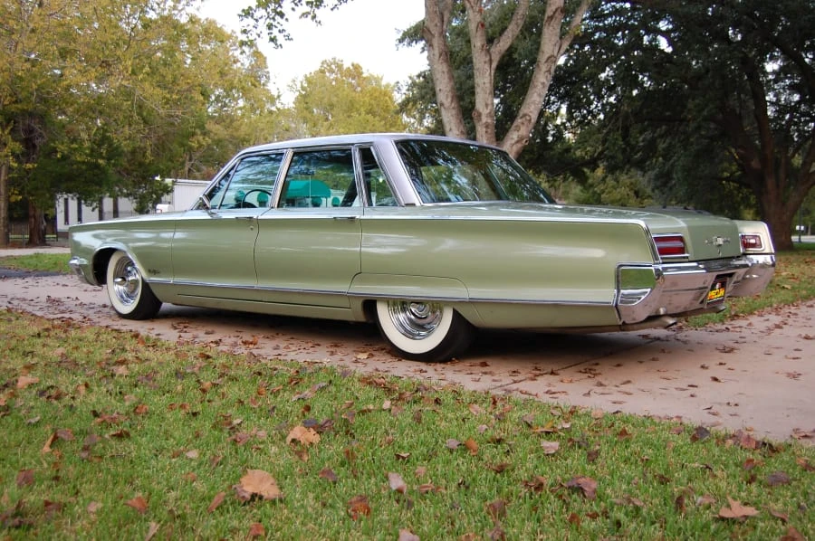 1966 Chrysler New Yorker - Image 2 of 8