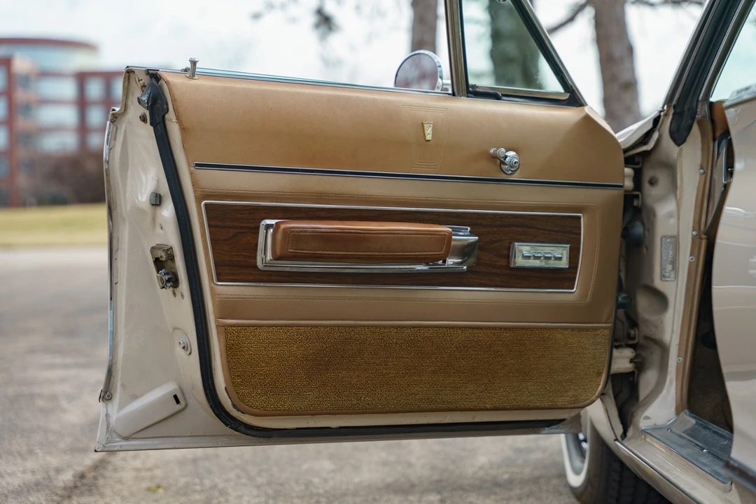 1966 Chrysler New Yorker - Image 30 of 31