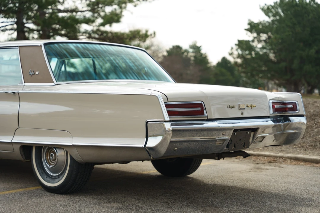 1966 Chrysler New Yorker - Image 11 of 31