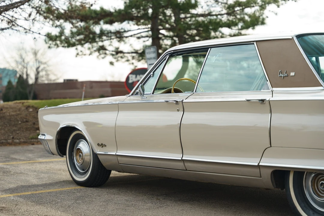 1966 Chrysler New Yorker - Image 12 of 31
