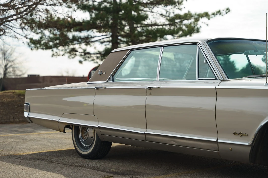 1966 Chrysler New Yorker - Image 28 of 31