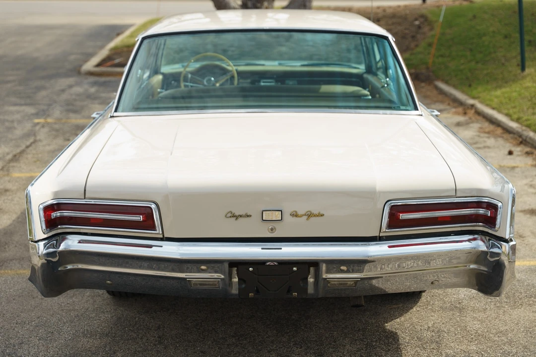 1966 Chrysler New Yorker - Image 17 of 31