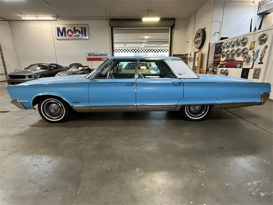 1966 Chrysler New Yorker - Image 8 of 31