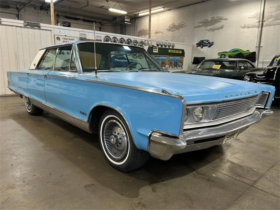 1966 Chrysler New Yorker - Image 3 of 31