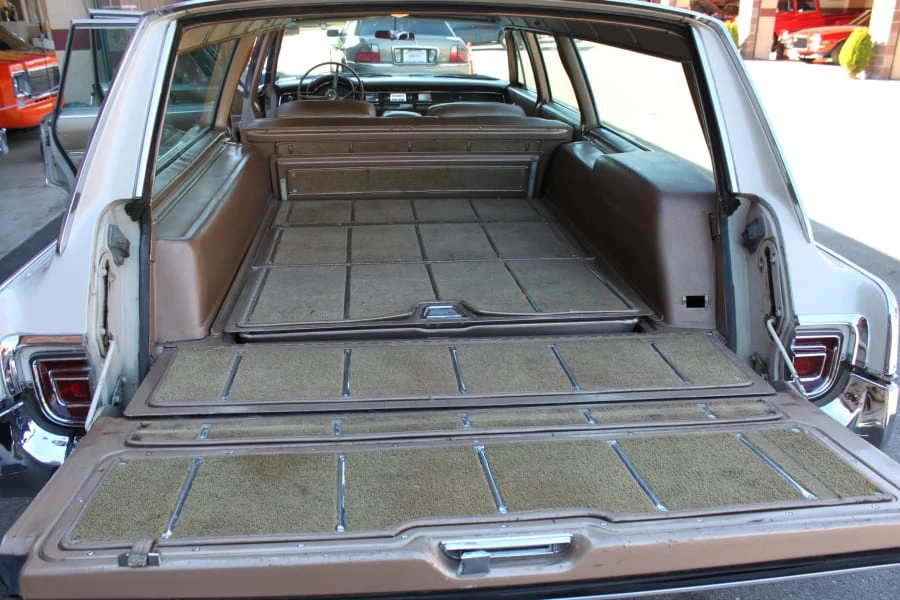 1966 Chrysler Town & Country - Image 5 of 7