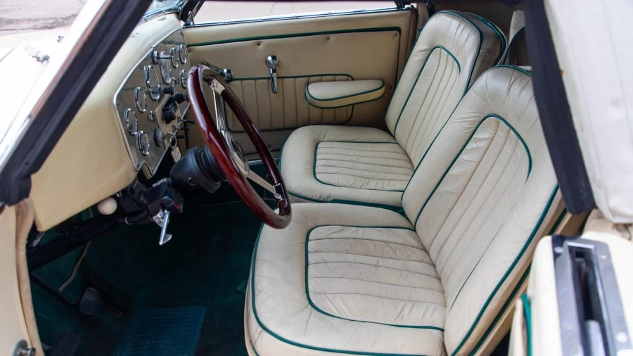 1966 Cord 810 & 812 - Image 4 of 14