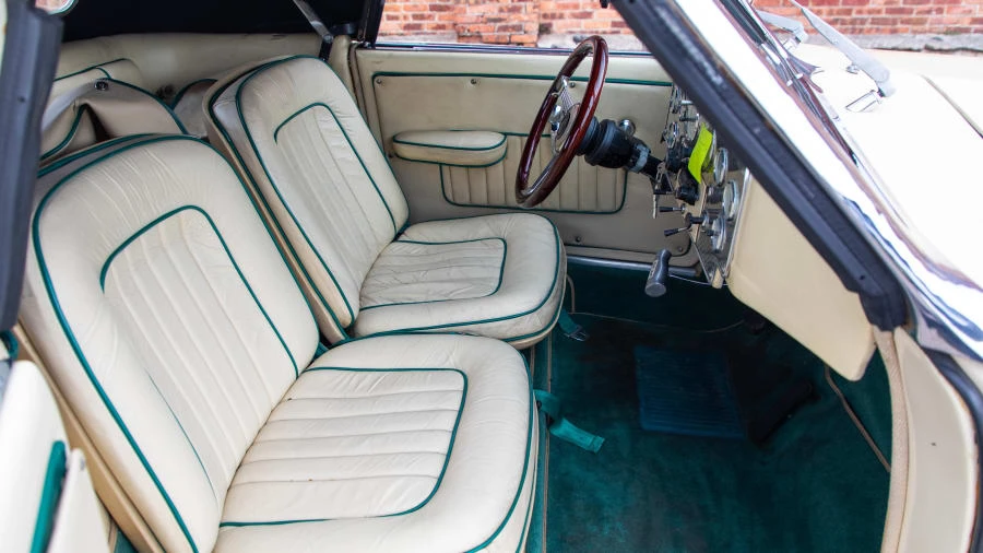 1966 Cord 810 & 812 - Image 5 of 14