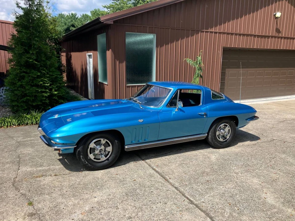 1966 Chevrolet Corvette C2 - Image 2 of 16