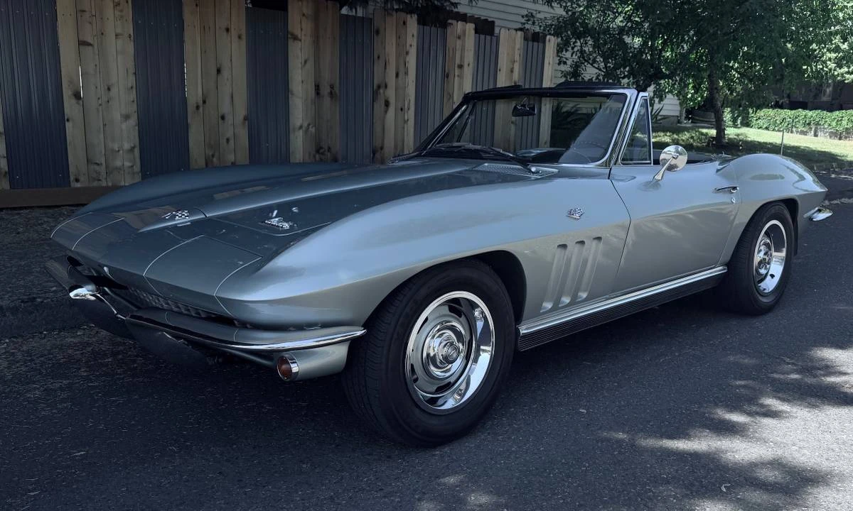 1966 Chevrolet Corvette C2 - Image 10 of 24