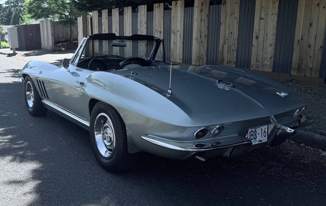 1966 Chevrolet Corvette C2 - Image 11 of 24