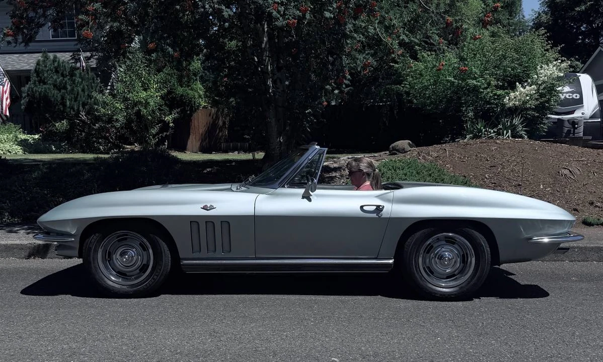 1966 Chevrolet Corvette C2 - Image 2 of 24