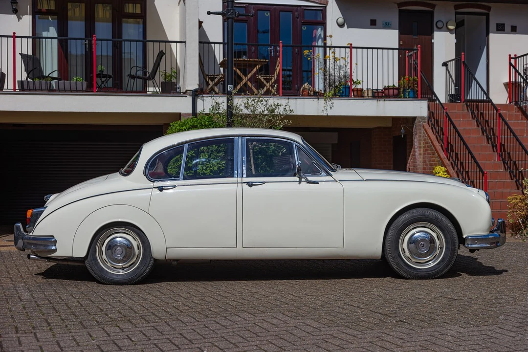 1966 Daimler - Image 30 of 30