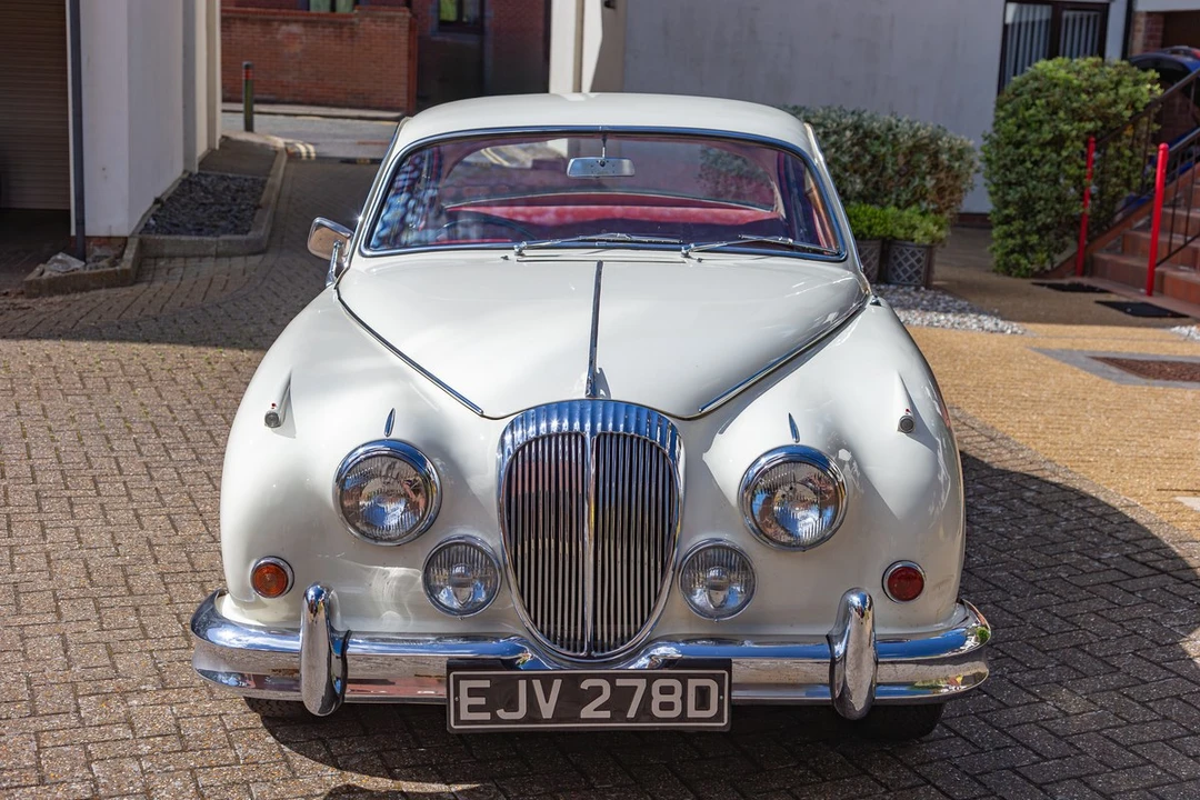 1966 Daimler - Image 22 of 30