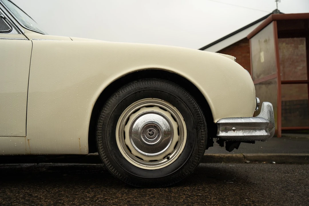 1966 Daimler SP250 - Image 15 of 30