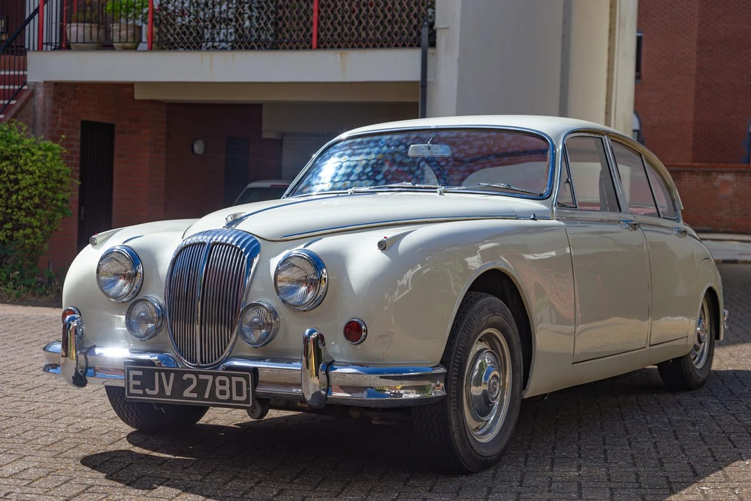 1966 Daimler - Image 20 of 30