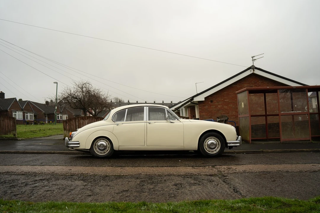 1966 Daimler SP250 - Image 8 of 30