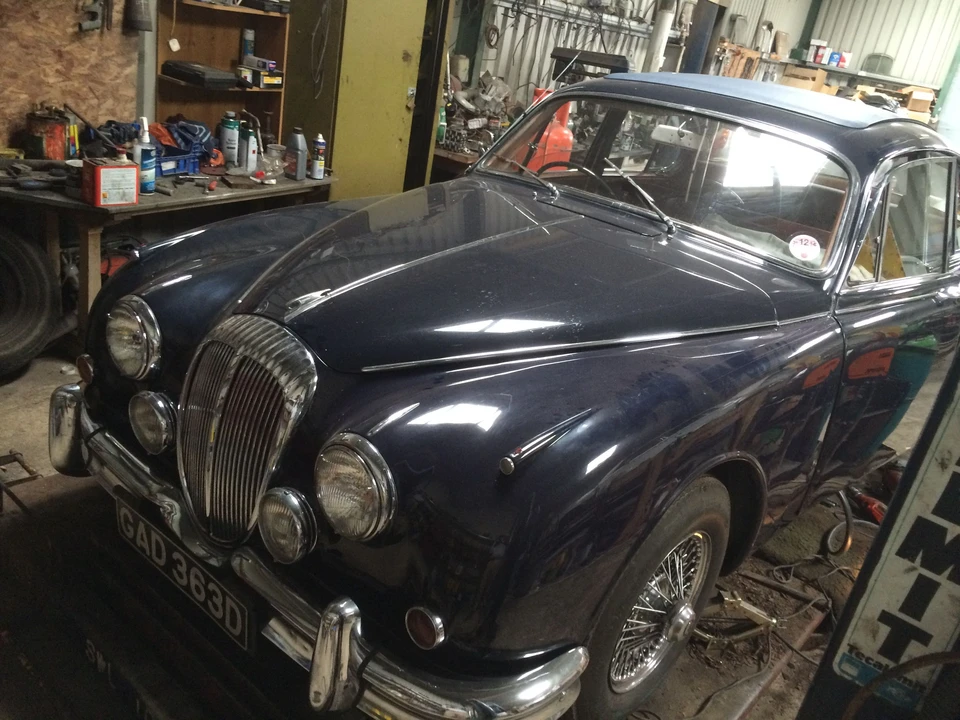 1966 Daimler - Image 2 of 5