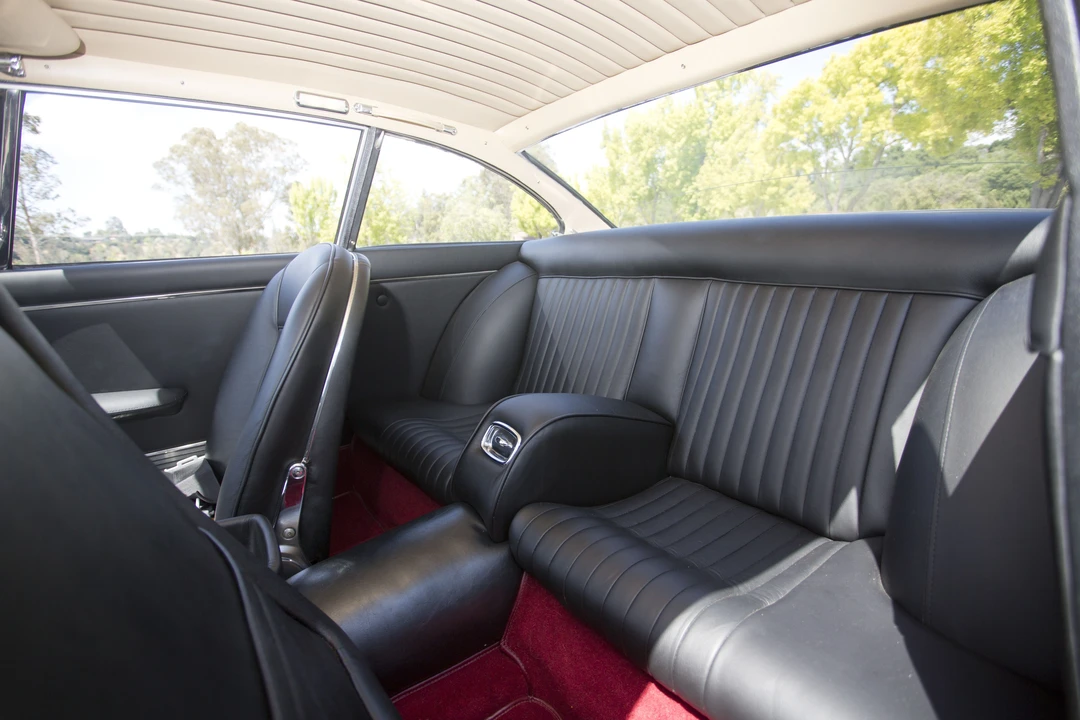 1966 Ferrari 330 GT 2+2 - Image 17 of 31