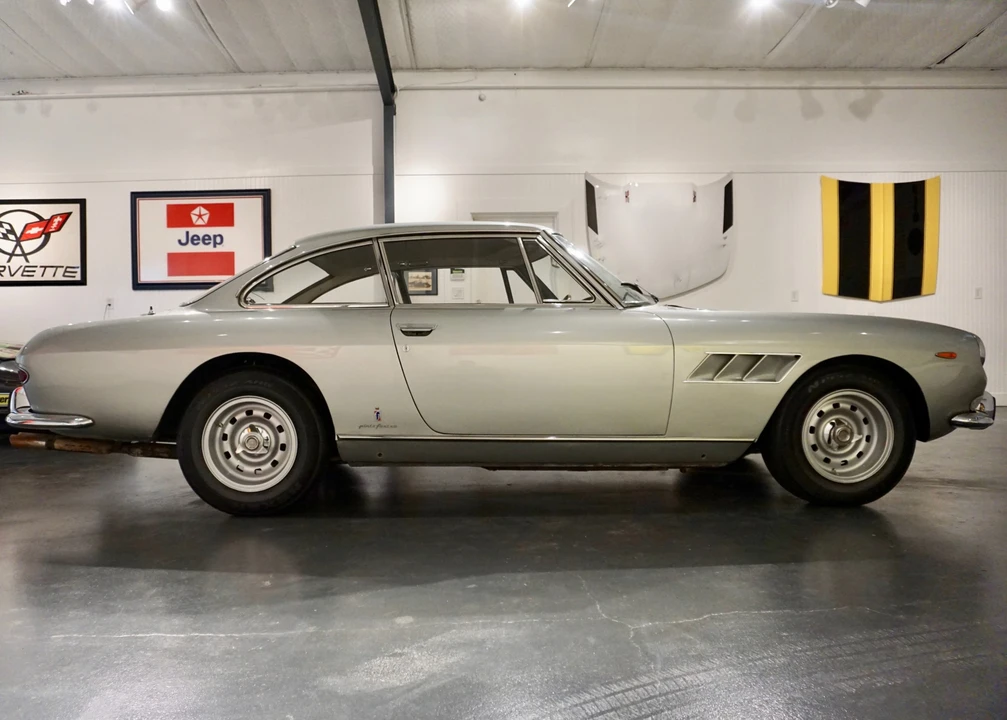 1966 Ferrari 330 GT 2+2 - Image 27 of 31