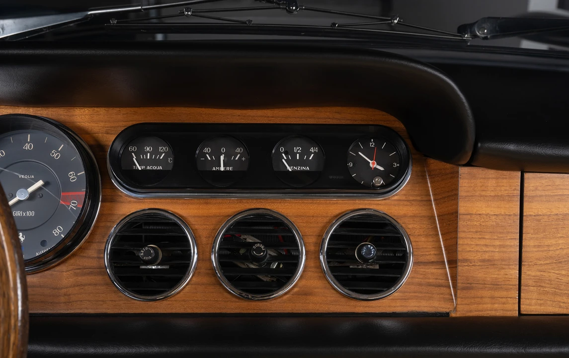 1966 Ferrari 330 GT 2+2 - Image 27 of 31