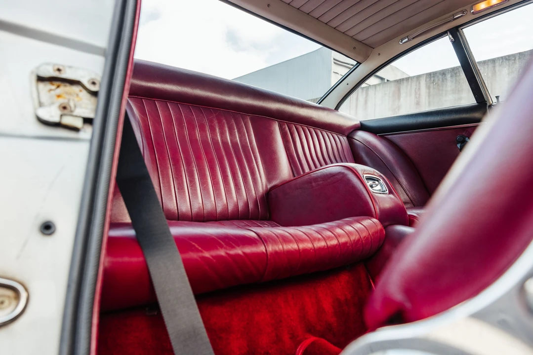 1966 Ferrari 330 GT 2+2 - Image 16 of 31