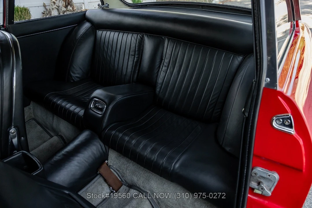1966 Ferrari 330 GT 2+2 - Image 21 of 31