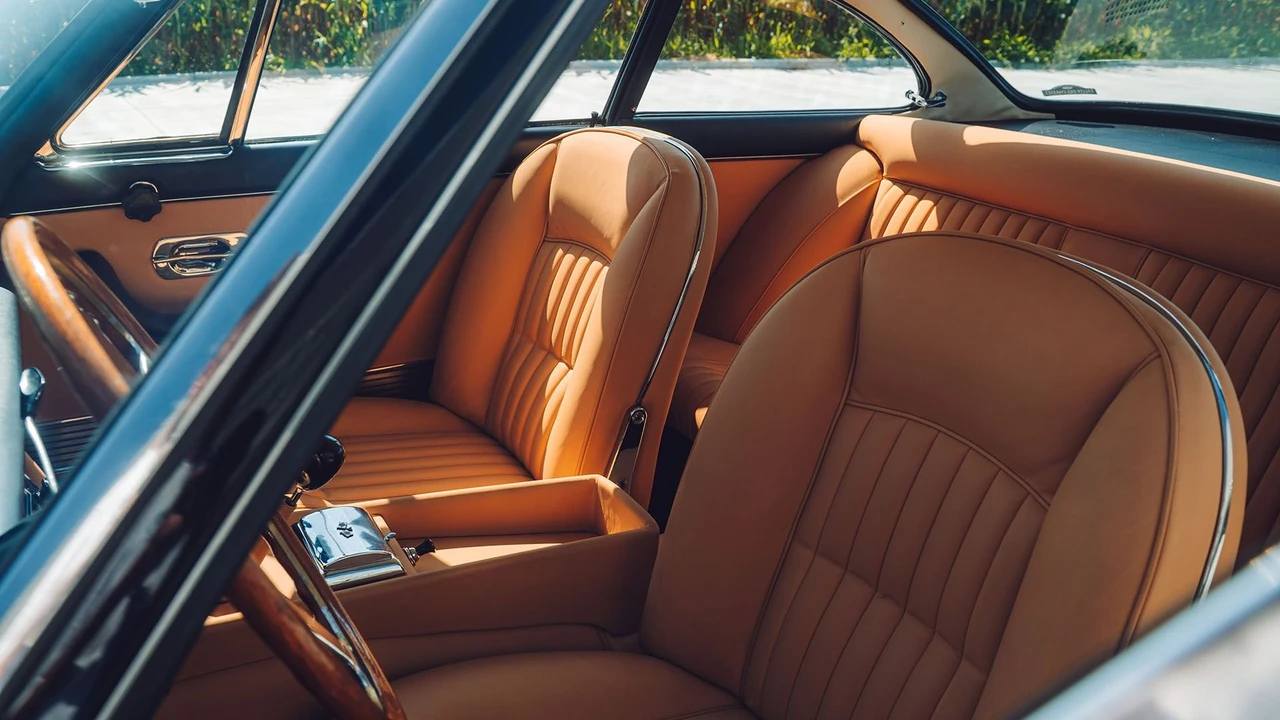 1966 Ferrari 330 GT 2+2 - Image 27 of 31