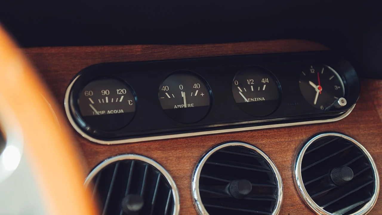 1966 Ferrari 330 GT 2+2 - Image 16 of 31