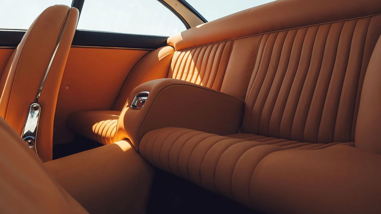1966 Ferrari 330 GT 2+2 - Image 26 of 31