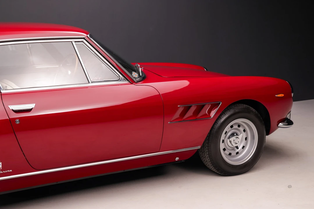 1966 Ferrari 330 GT 2+2 - Image 23 of 31