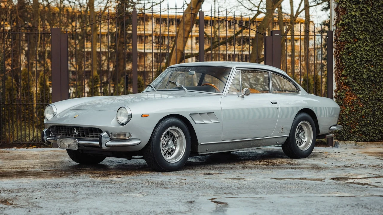 1966 Ferrari 330 GT 2+2 - Image 13 of 31