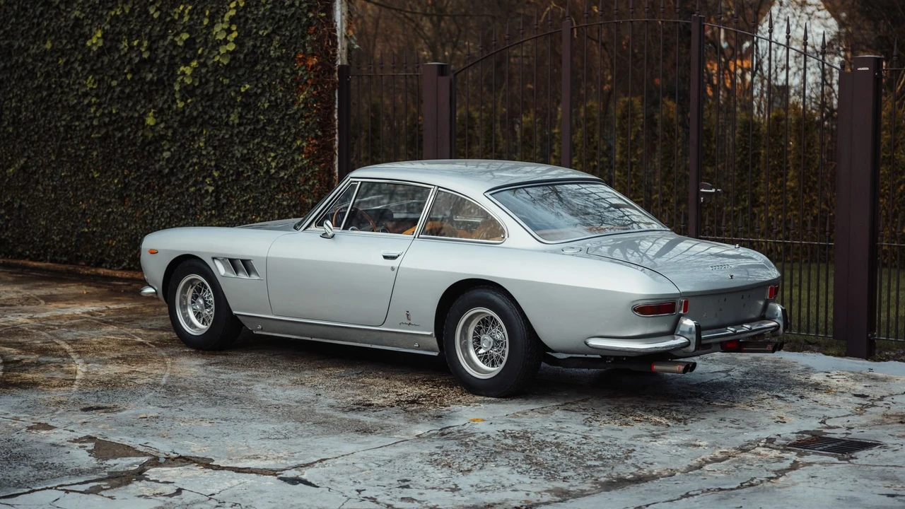 1966 Ferrari 330 GT 2+2 - Image 17 of 31