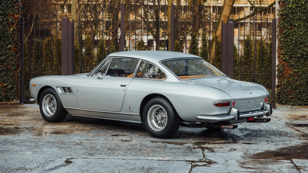 1966 Ferrari 330 GT 2+2 - Image 9 of 31